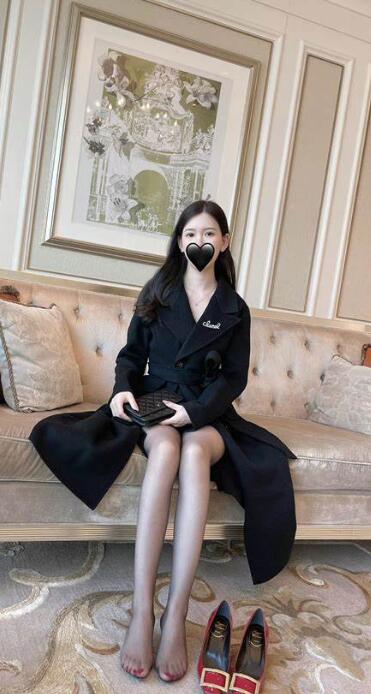 Chloe霏霏:时尚界的新宠和新作品赏析(图2) Chloe霏霏:时尚界的新宠和新作品赏析(图2)