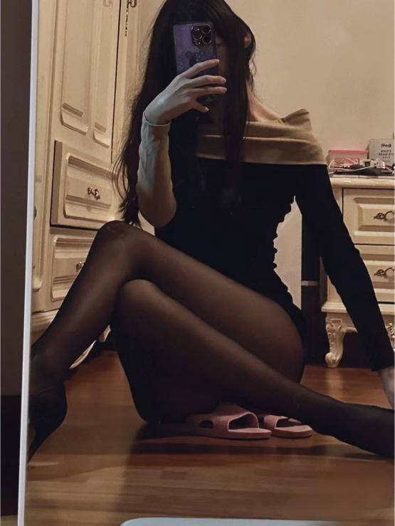 黑丝,性感诱惑美女(图1)